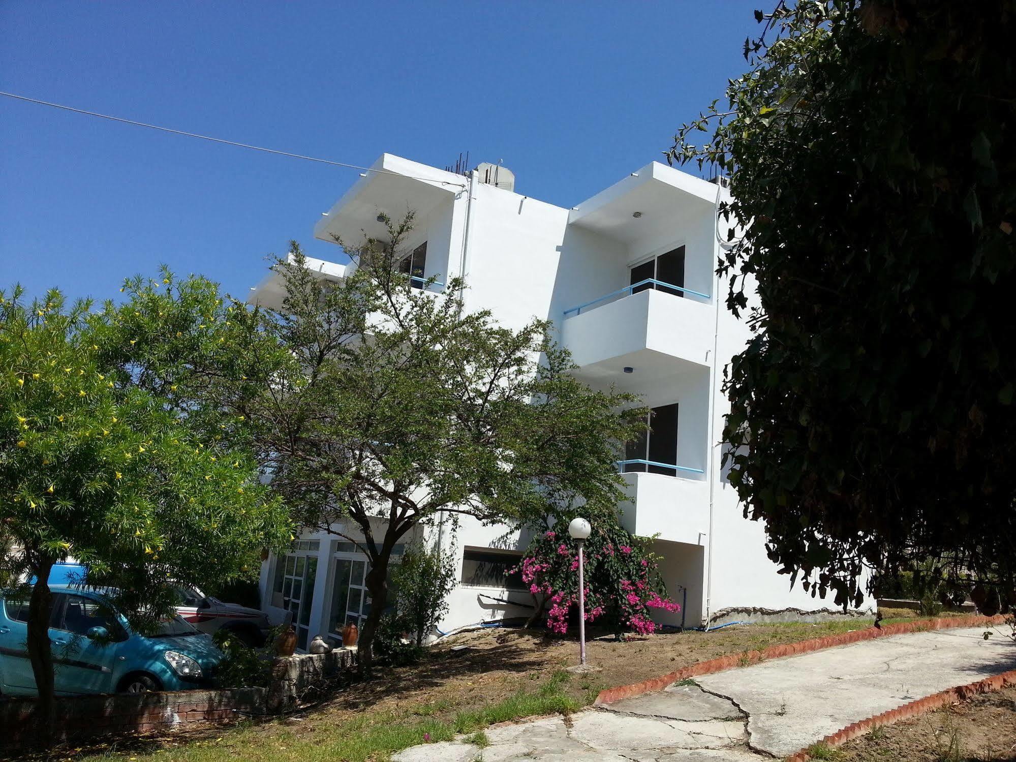 Saint George Ecotel Kalavarda Exterior photo