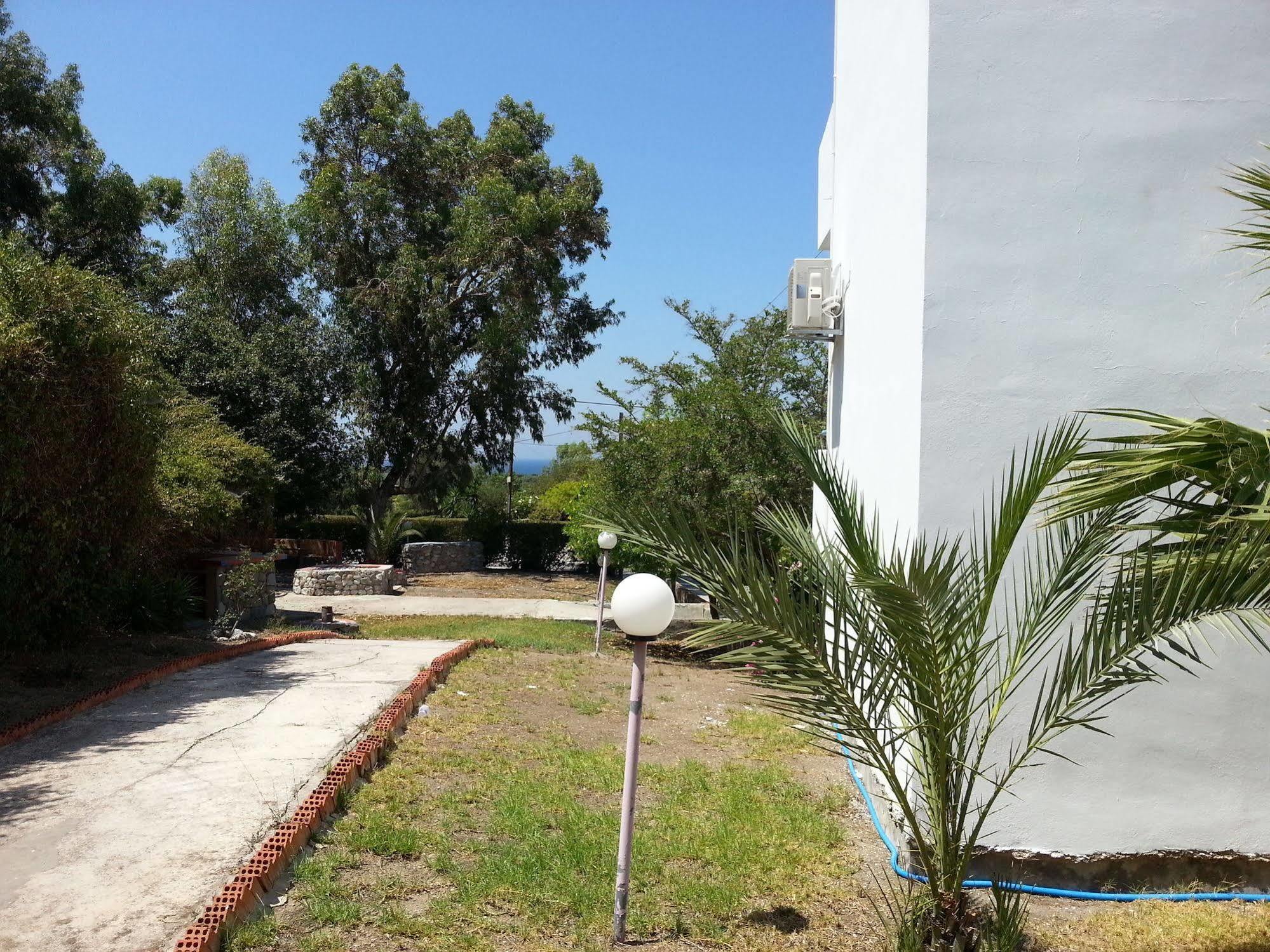 Saint George Ecotel Kalavarda Exterior photo